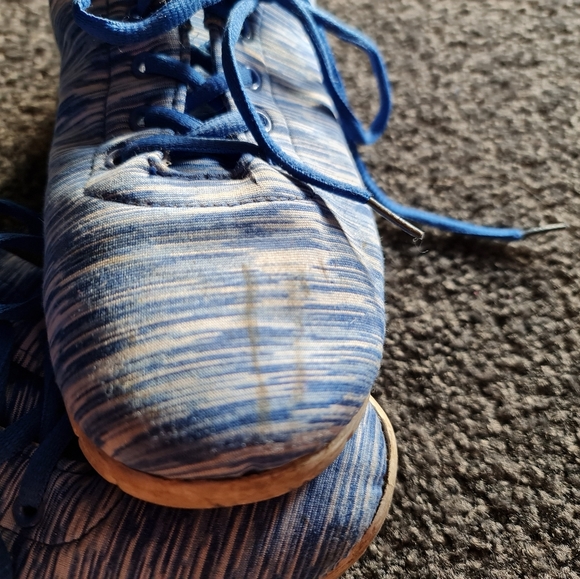 White Blue Sneakers - Picture 4 of 4